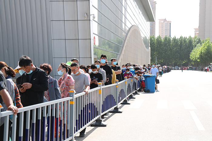 700-排队-2.jpg